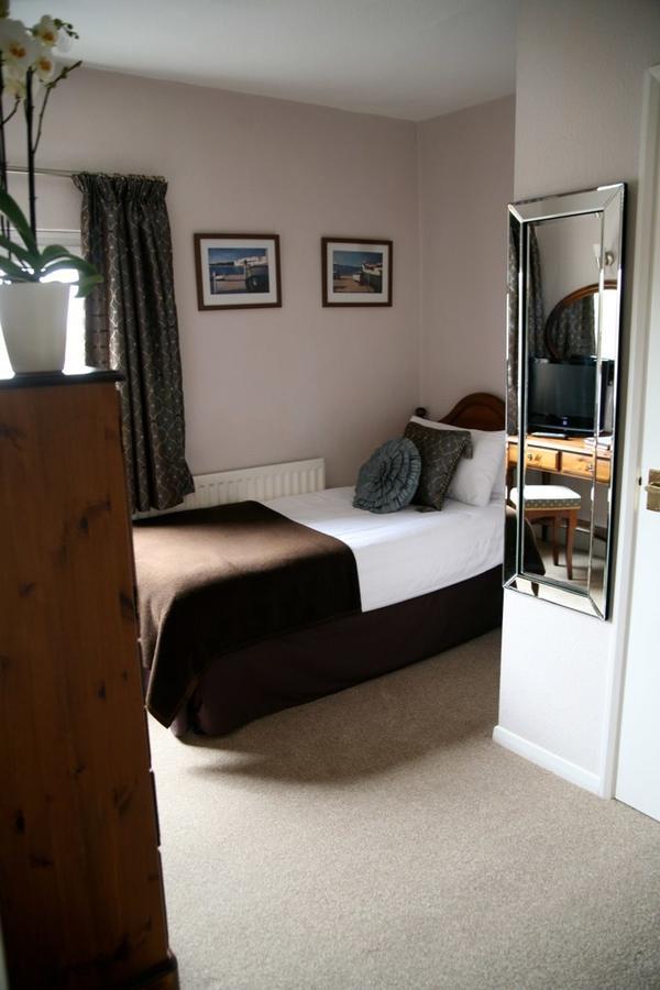 The Pytchley Inn West Haddon Room photo